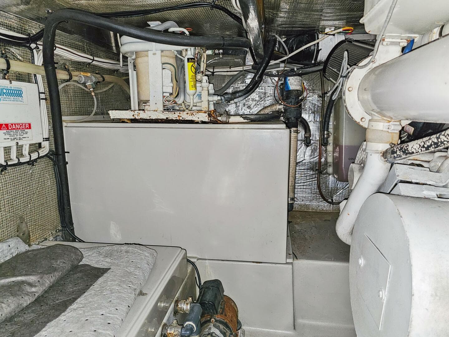 2001 Mediterranean 38 Convertible — photo 25