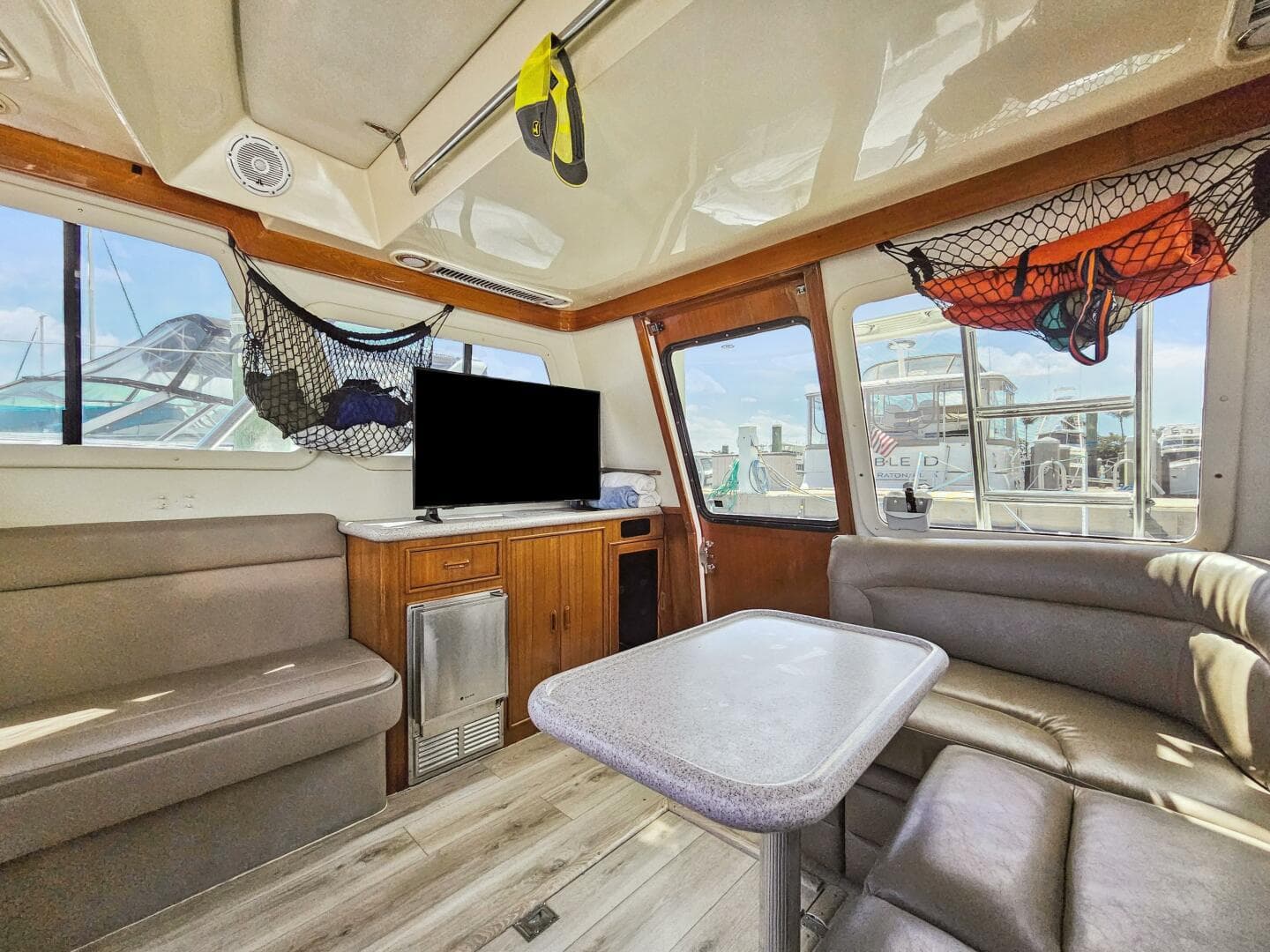 2001 Mediterranean 38 Convertible — photo 15