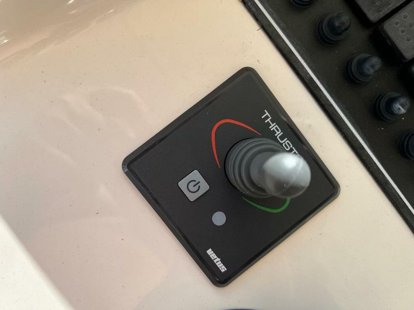 2009 Pursuit S 310 Sport — photo 11