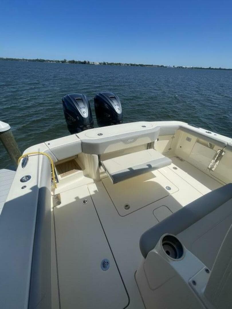 2020 Scout 355 LXF Center Console — photo 5