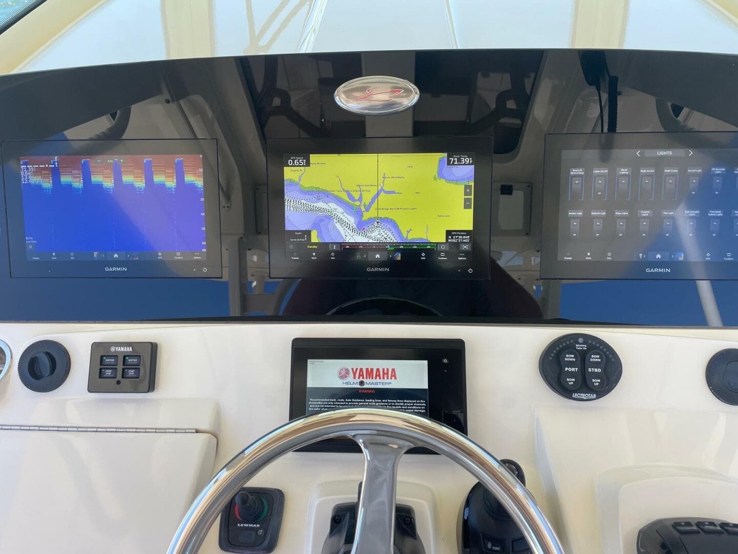 2020 Scout 355 LXF Center Console — photo 8