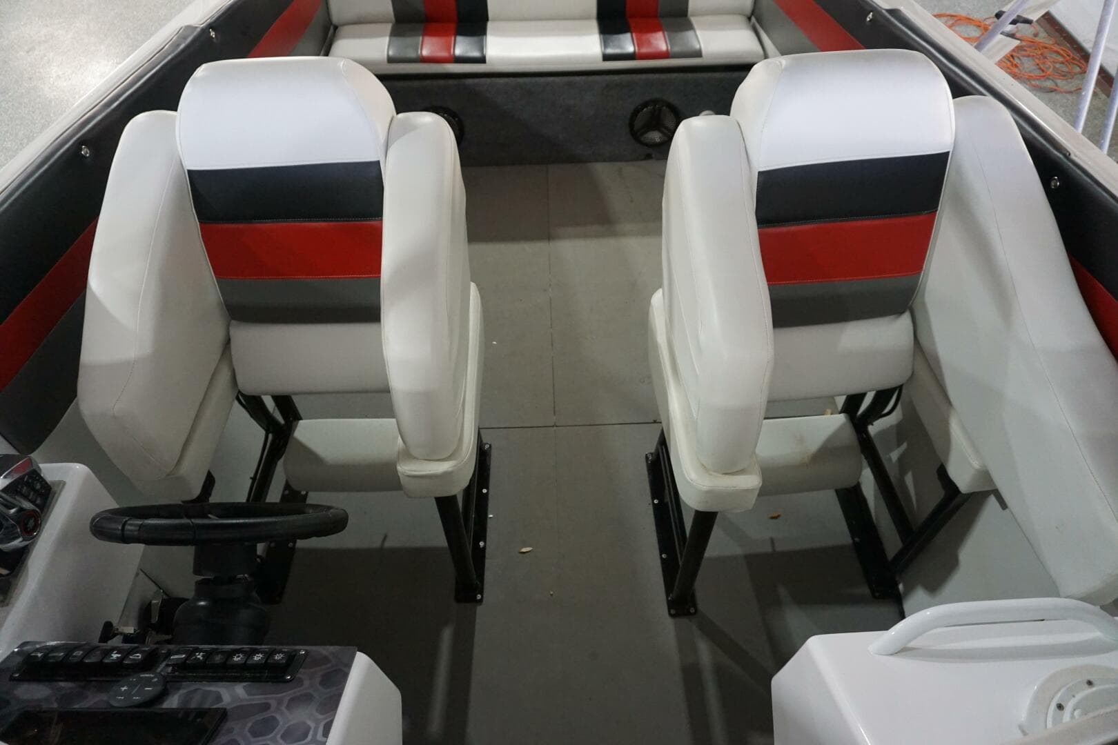 1998 Active Thunder 32 CC — photo 18