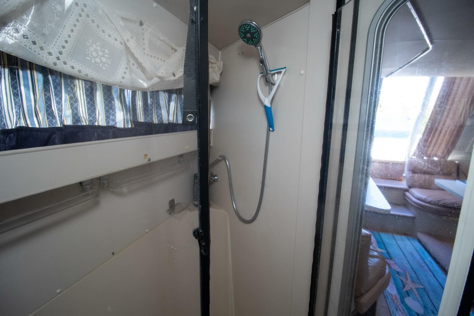 1989 Carver Santego — photo 26