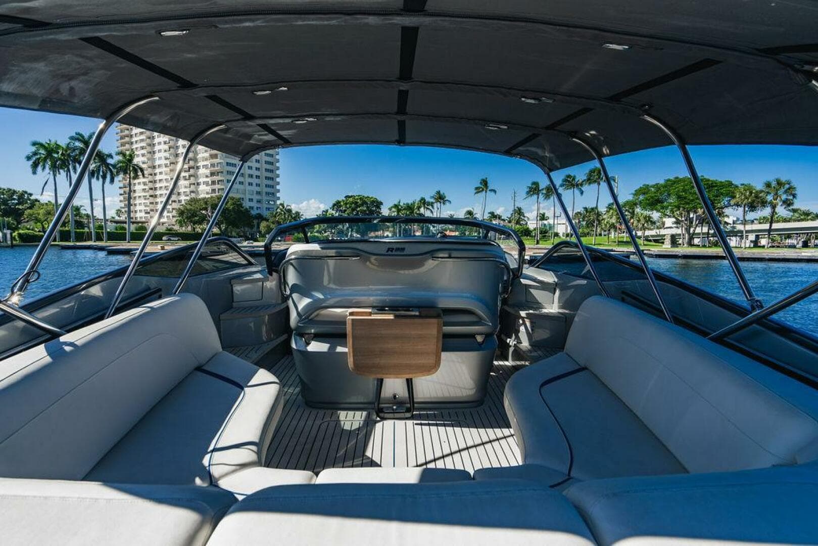 2020 Princess R35 — photo 18