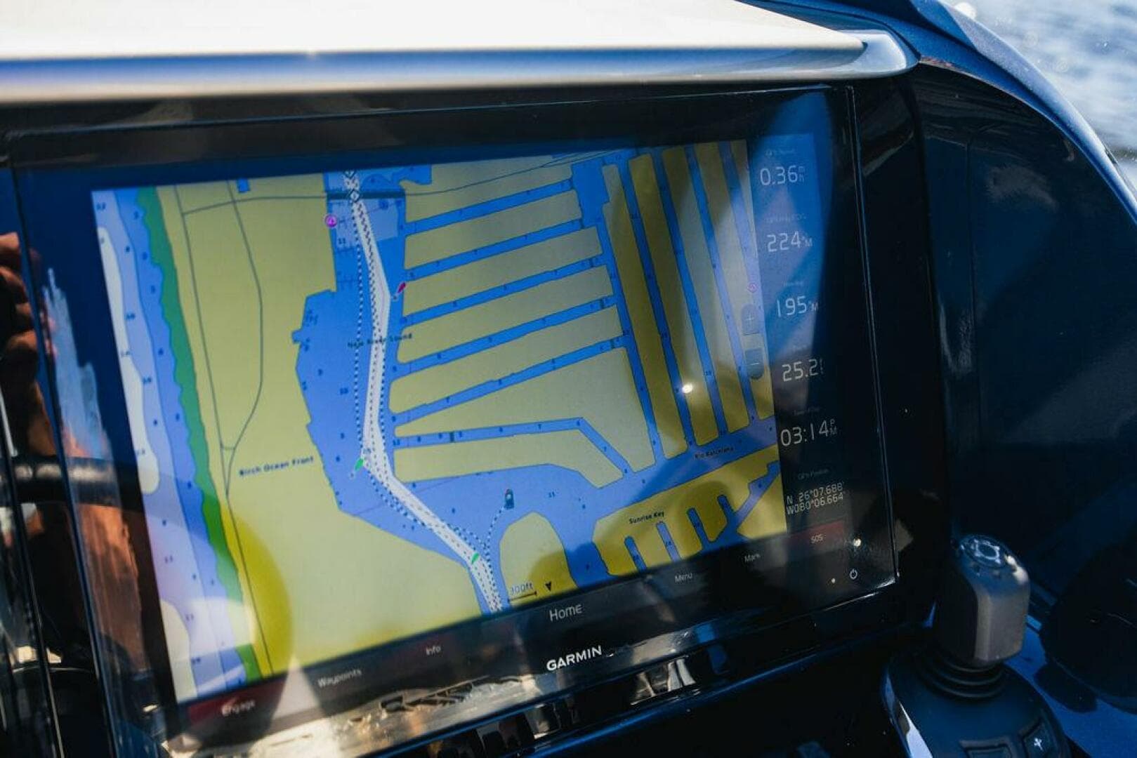 2020 Princess R35 — photo 12