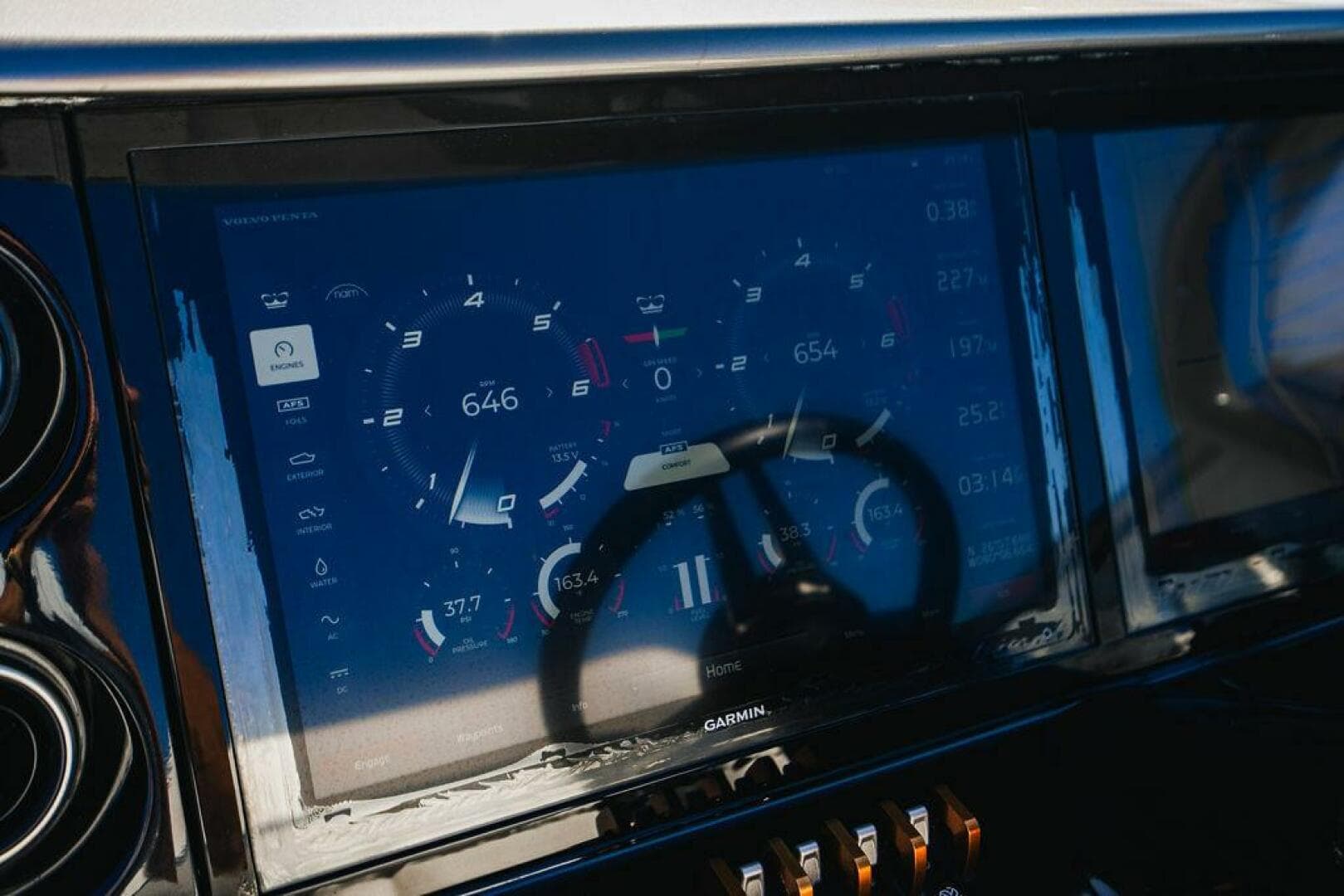 2020 Princess R35 — photo 13