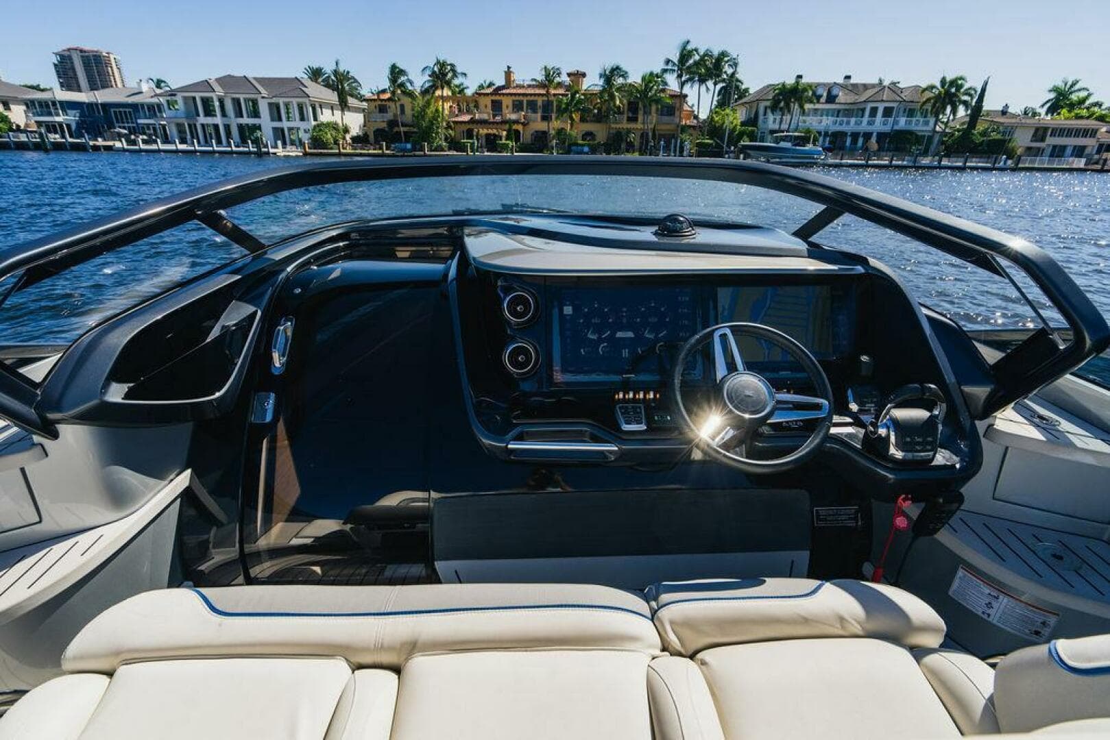 2020 Princess R35 — photo 9