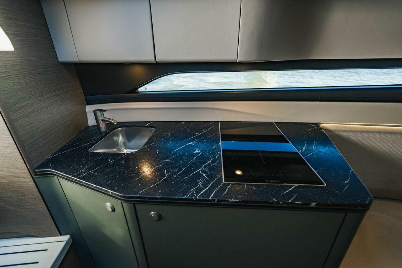 2020 Princess R35 — photo 22