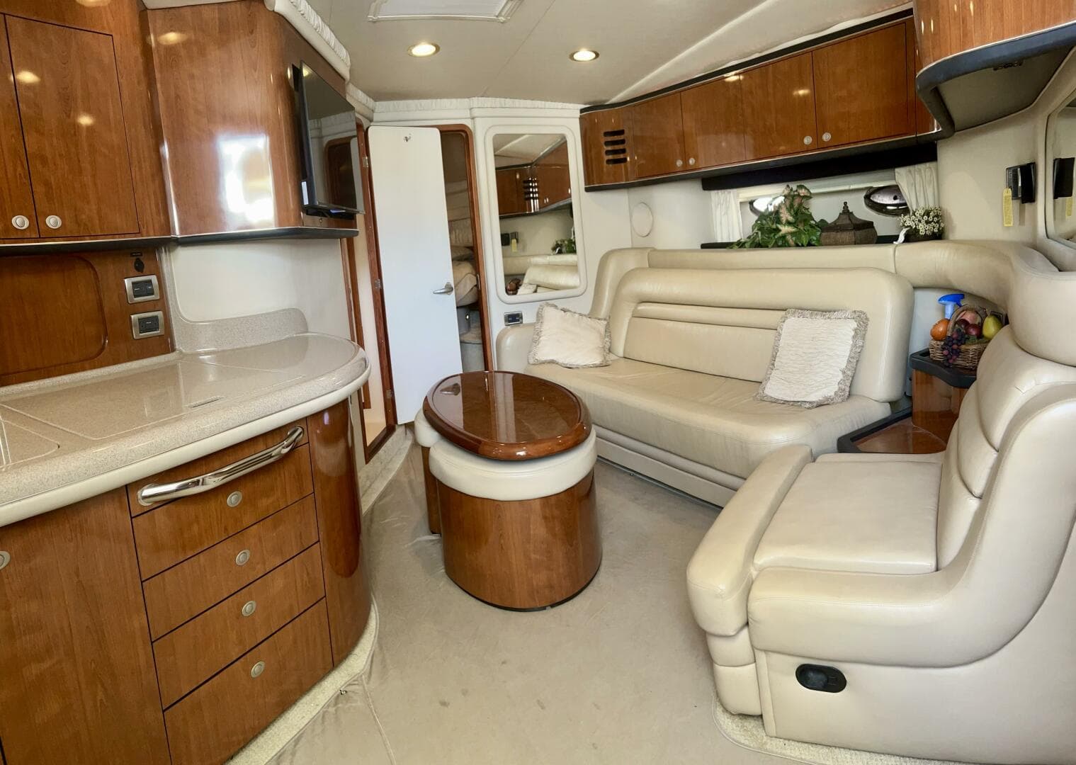 2004 Sea Ray 46 Sundancer — photo 10