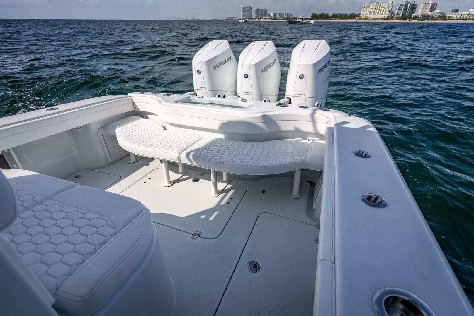 2025 Yellowfin 34 Offshore — photo 19