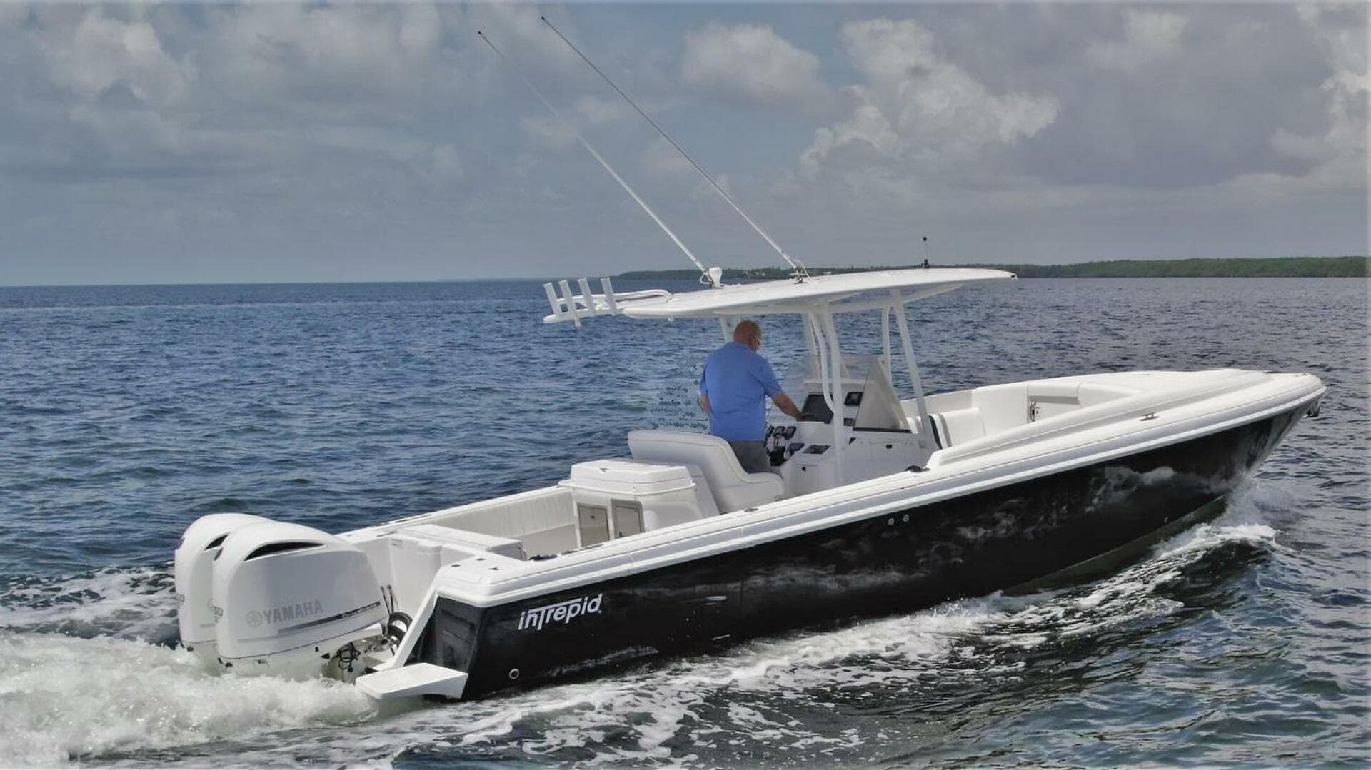 2011 Intrepid 323 Cuddy — photo 1