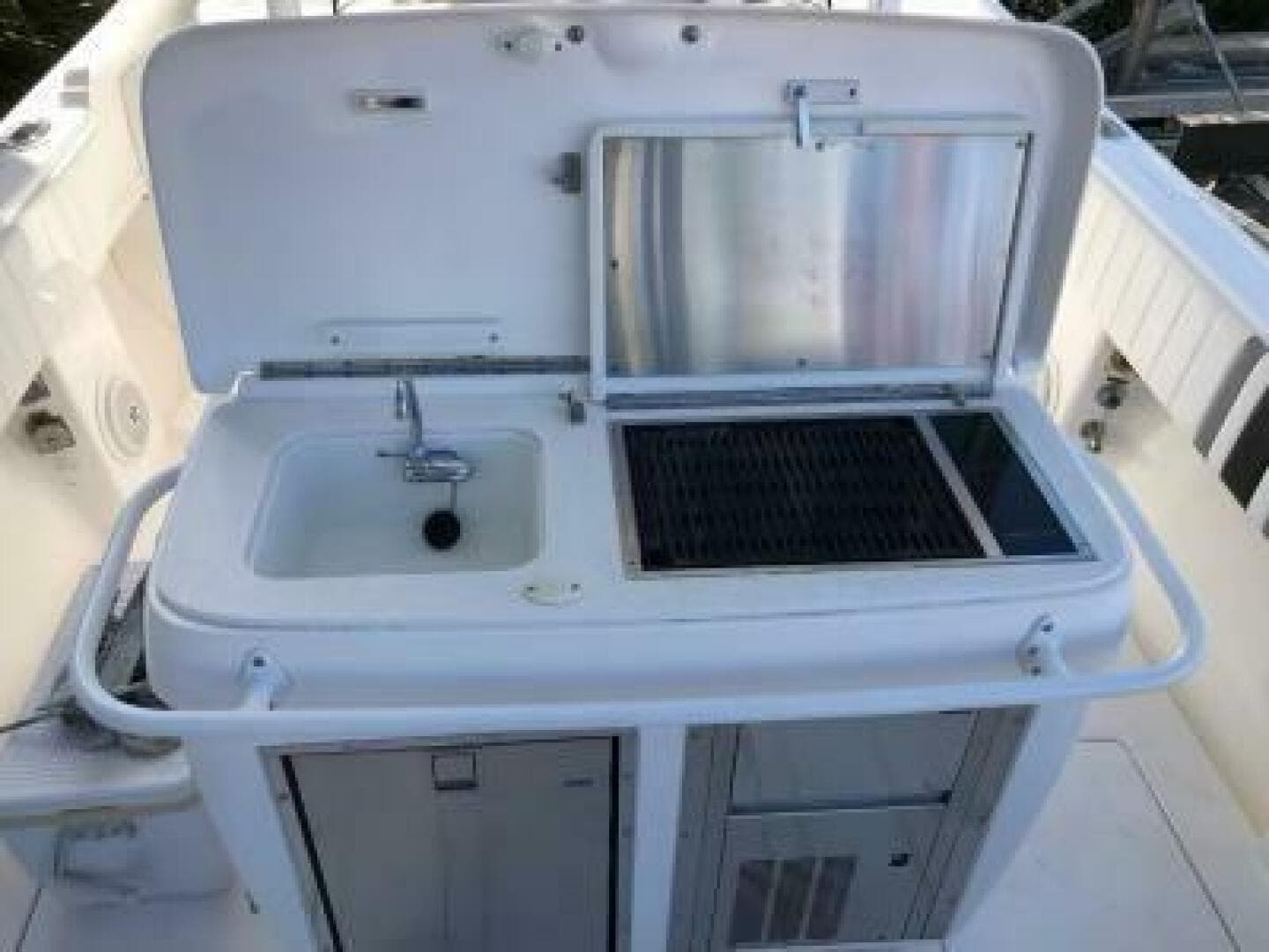 2011 Intrepid 323 Cuddy — photo 43