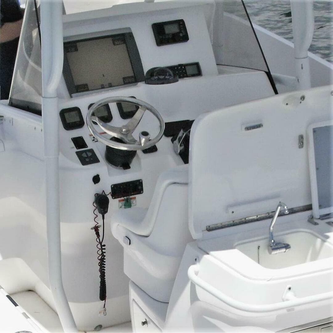 2011 Intrepid 323 Cuddy — photo 18