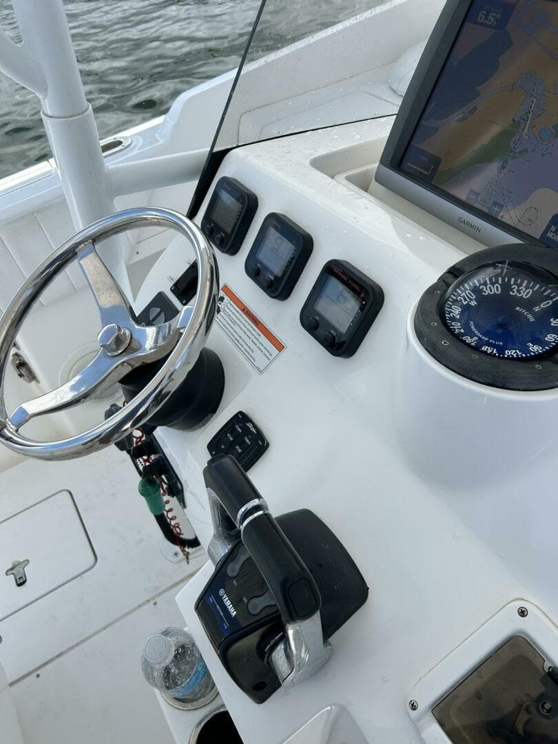 2011 Intrepid 323 Cuddy — photo 24