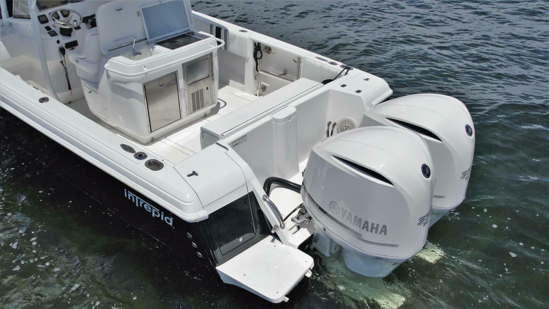 2011 Intrepid 323 Cuddy — photo 27