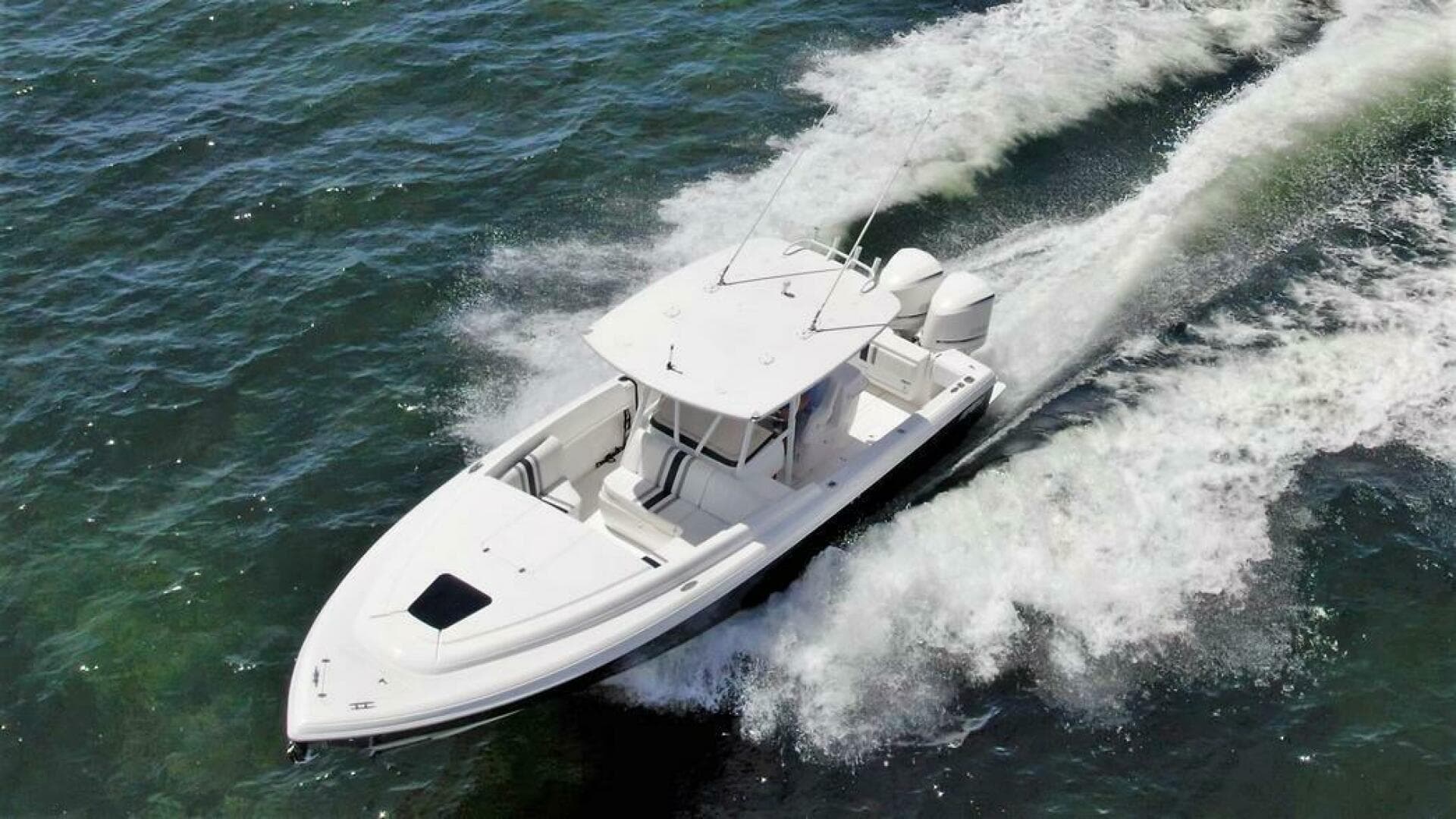 2011 Intrepid 323 Cuddy — photo 5