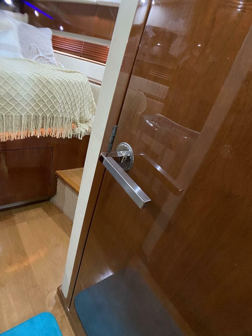 2010 Sea Ray 45 Sundancer — photo 36