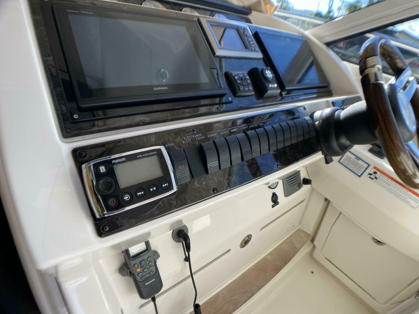 2010 Sea Ray 45 Sundancer — photo 39