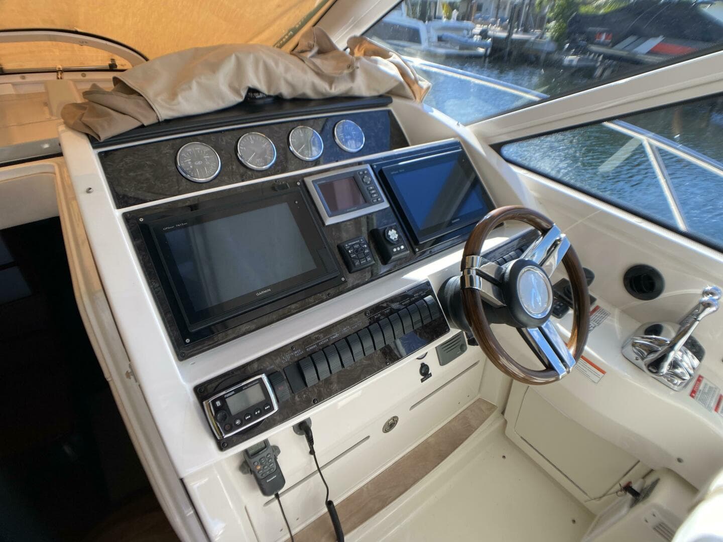 2010 Sea Ray 45 Sundancer — photo 38