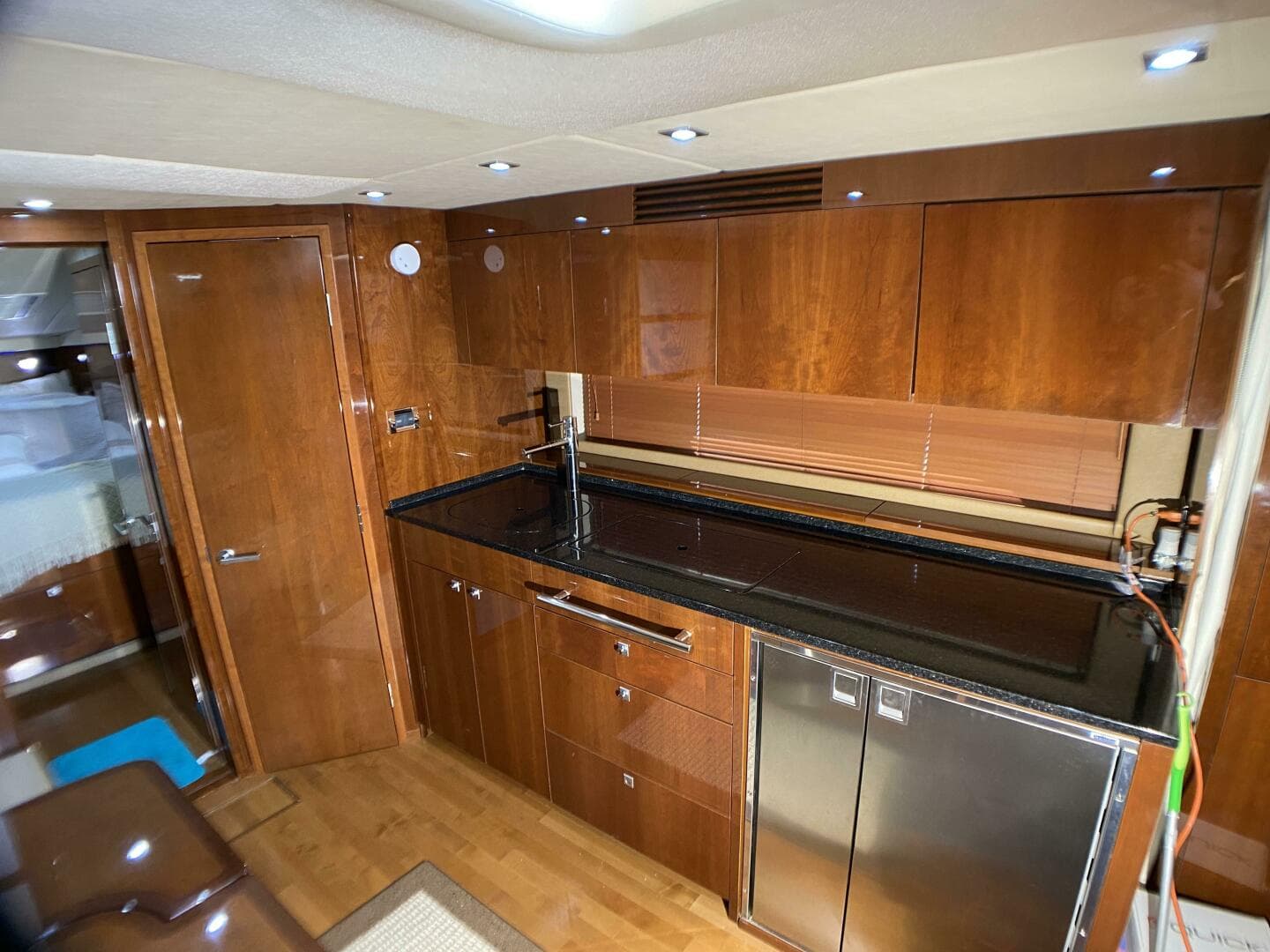 2010 Sea Ray 45 Sundancer — photo 26