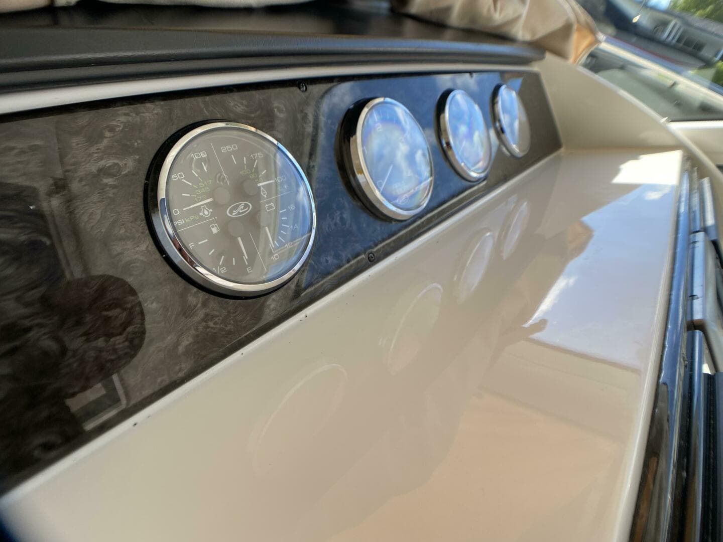 2010 Sea Ray 45 Sundancer — photo 48