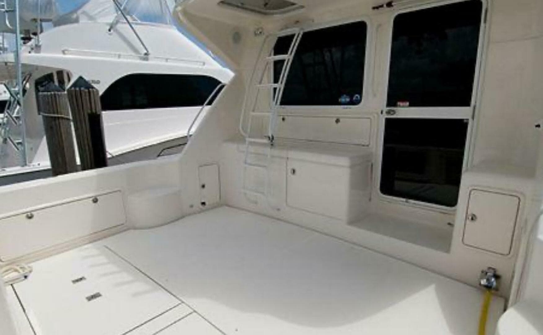 2009 Riviera 47 Enclosed Flybridge Series II — photo 39