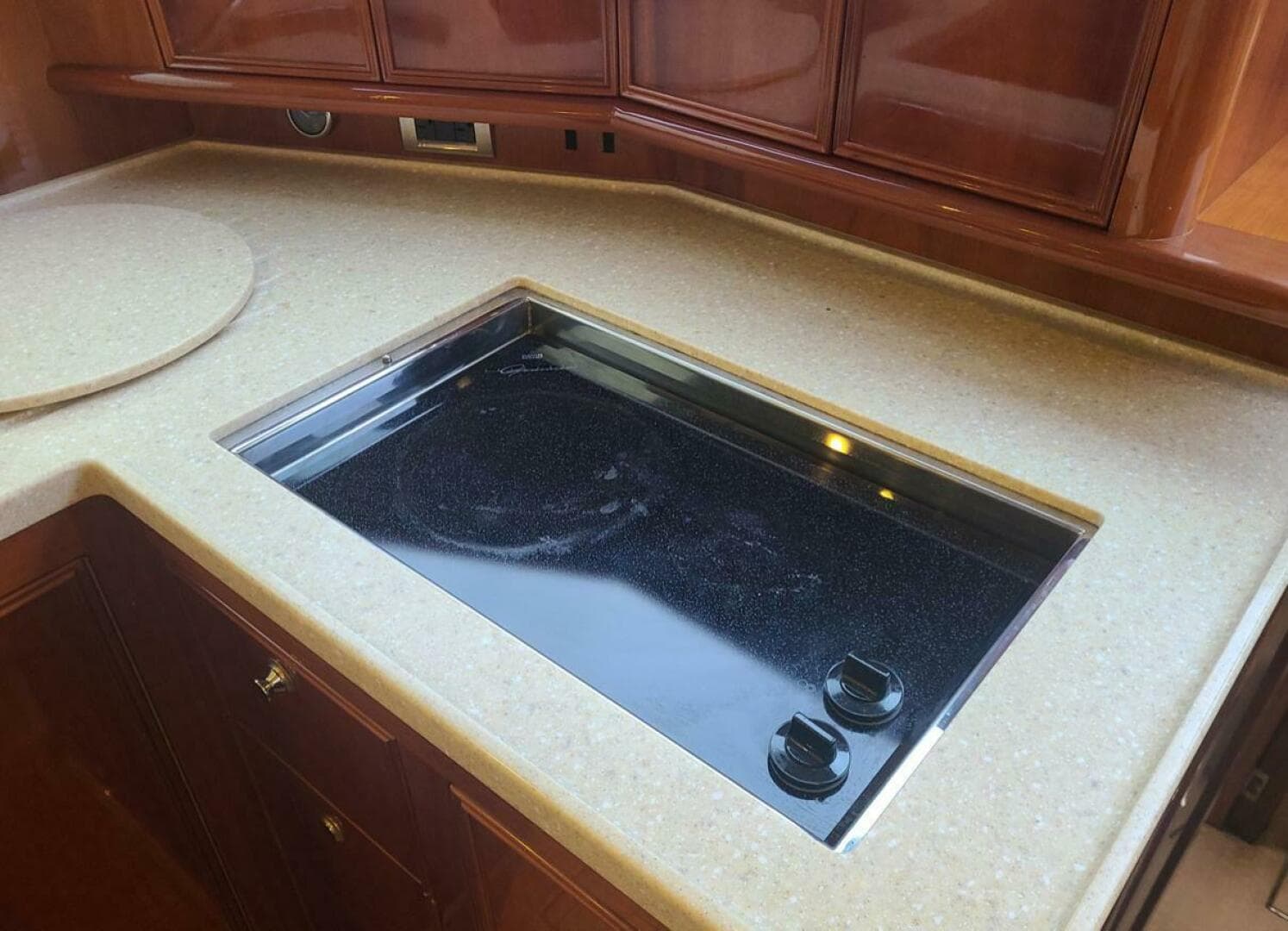 2009 Riviera 47 Enclosed Flybridge Series II — photo 26