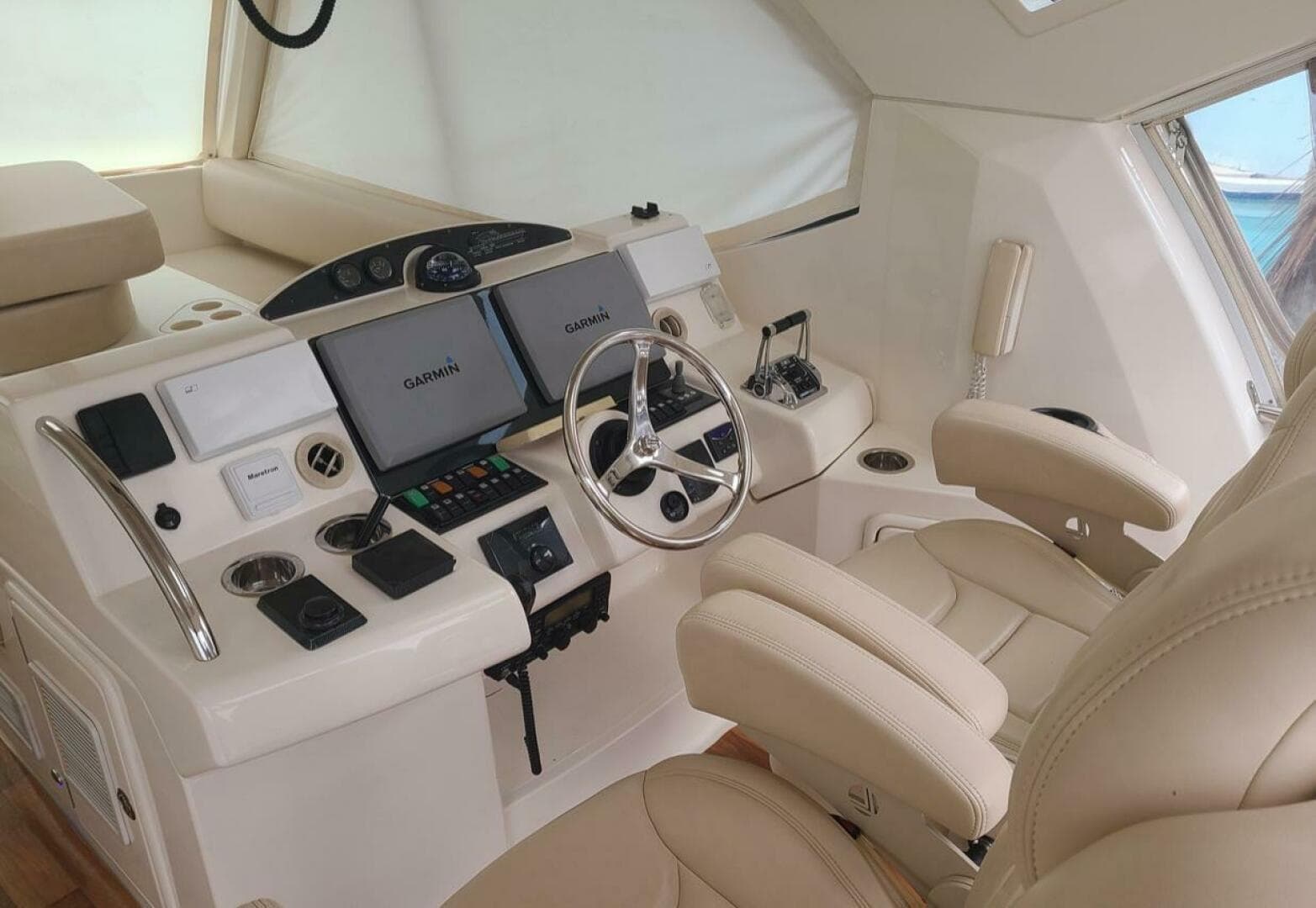 2009 Riviera 47 Enclosed Flybridge Series II — photo 41