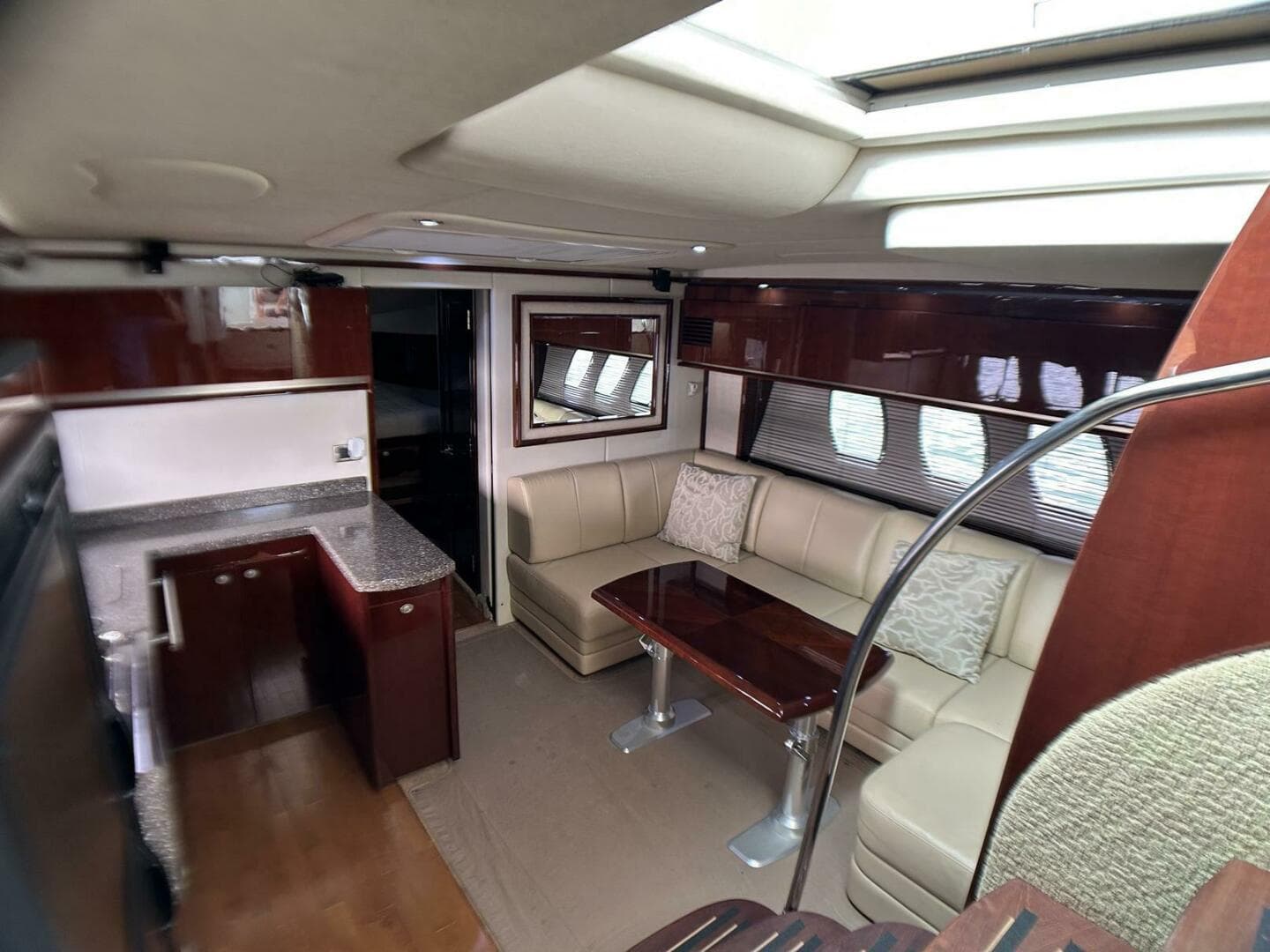 2008 Sea Ray 480 Sundancer — photo 33