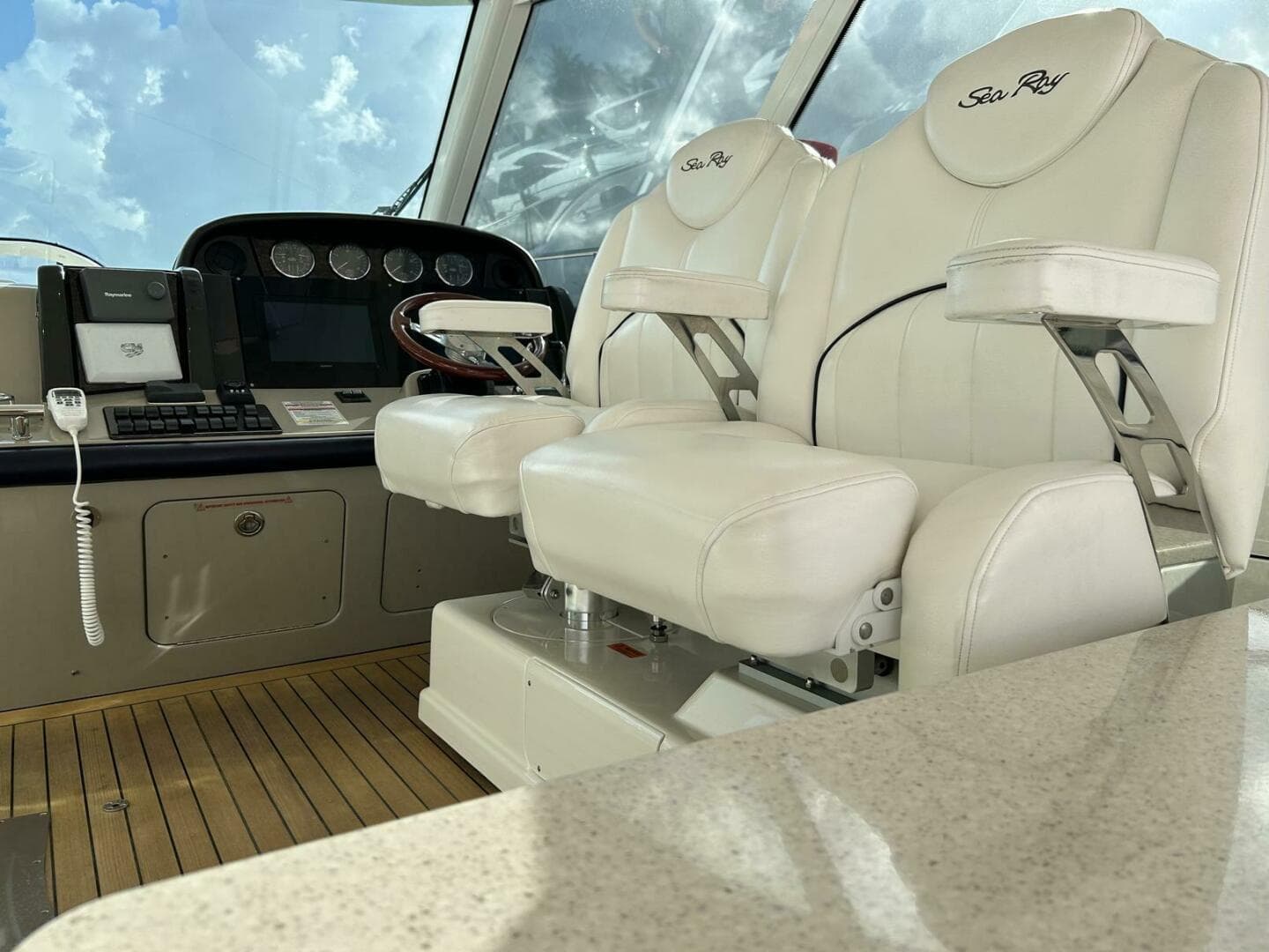 2008 Sea Ray 480 Sundancer — photo 10