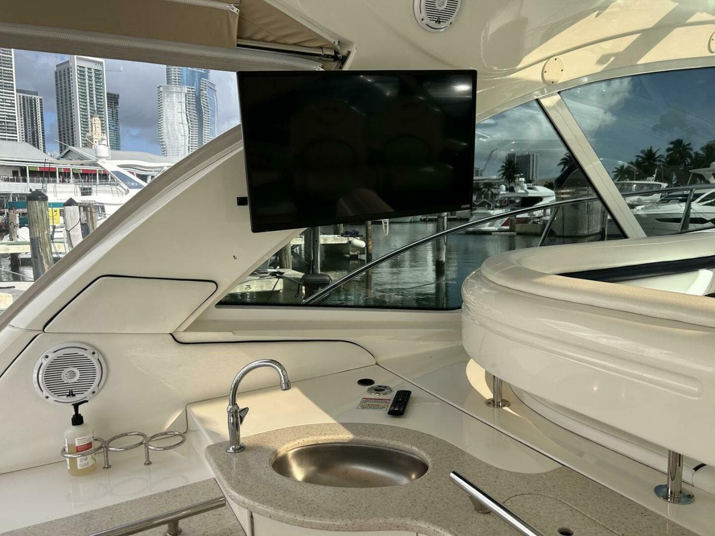2008 Sea Ray 480 Sundancer — photo 8