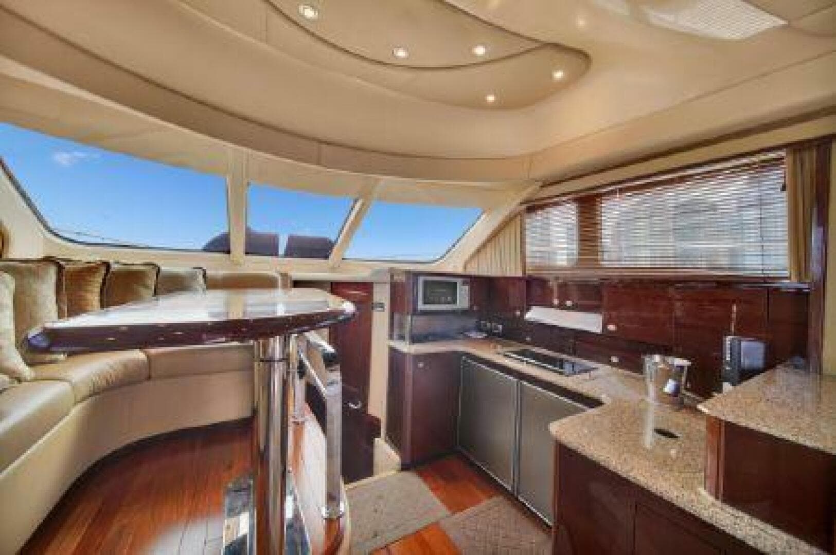 2007 Sea Ray 520 Sedan Bridge — photo 24