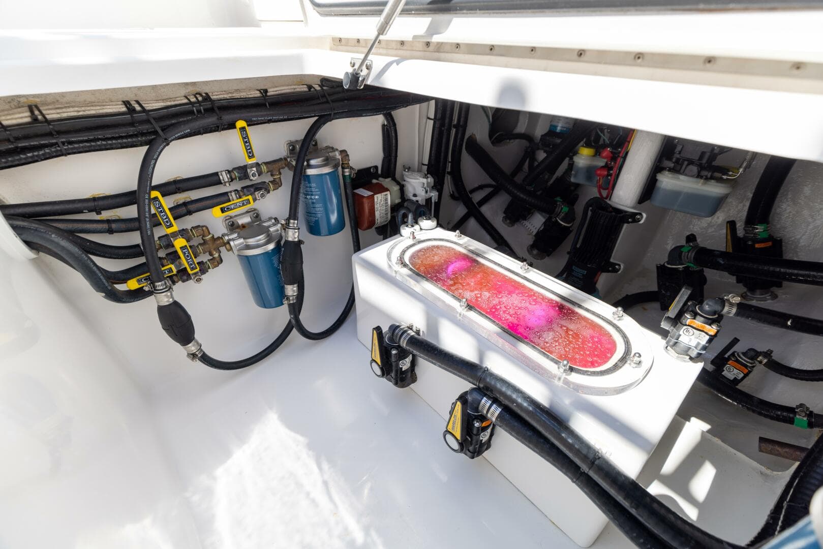 2021 Contender 39 Fa — photo 19