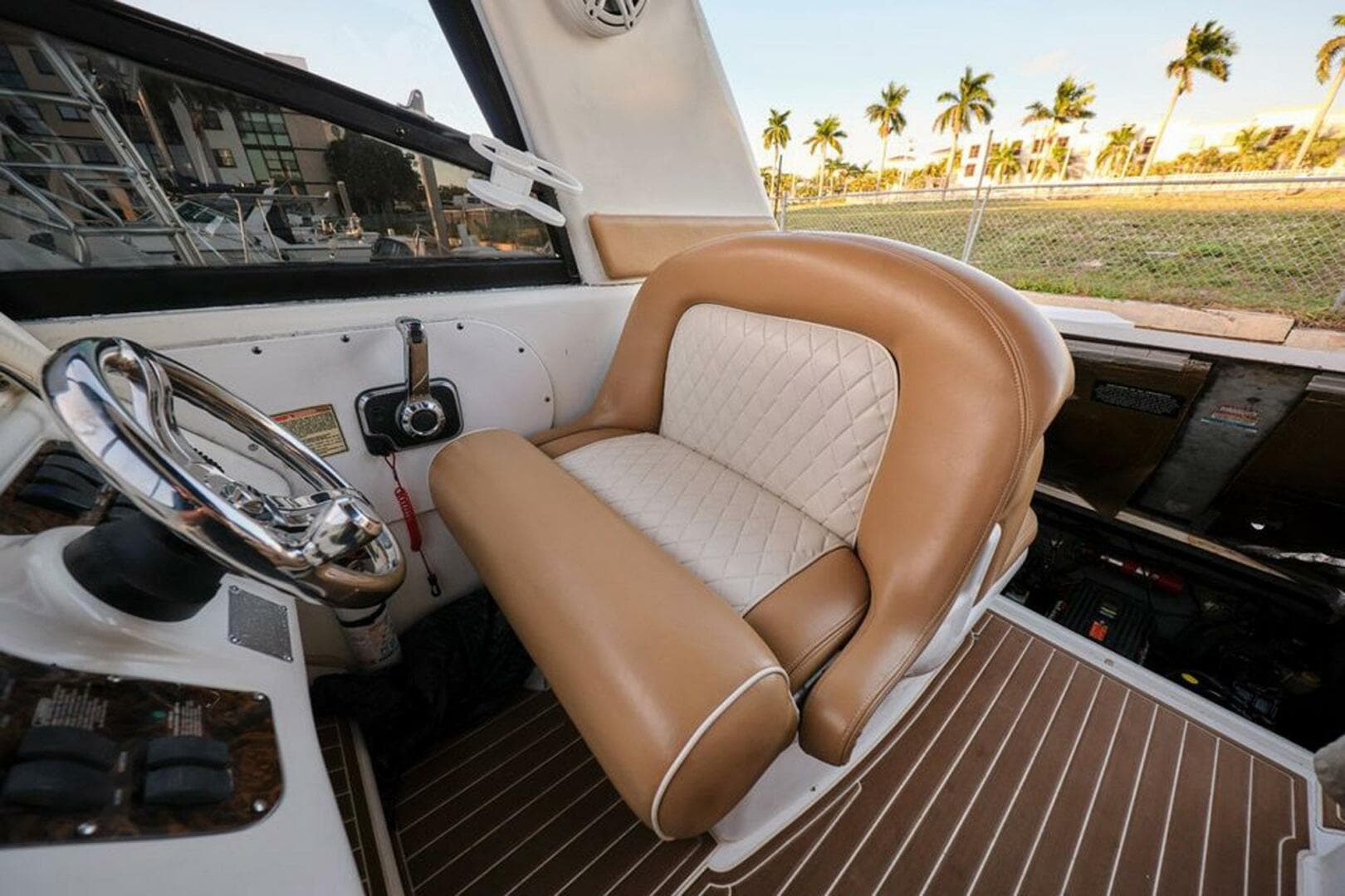 1997 Sea Ray 290 Sundancer — photo 10