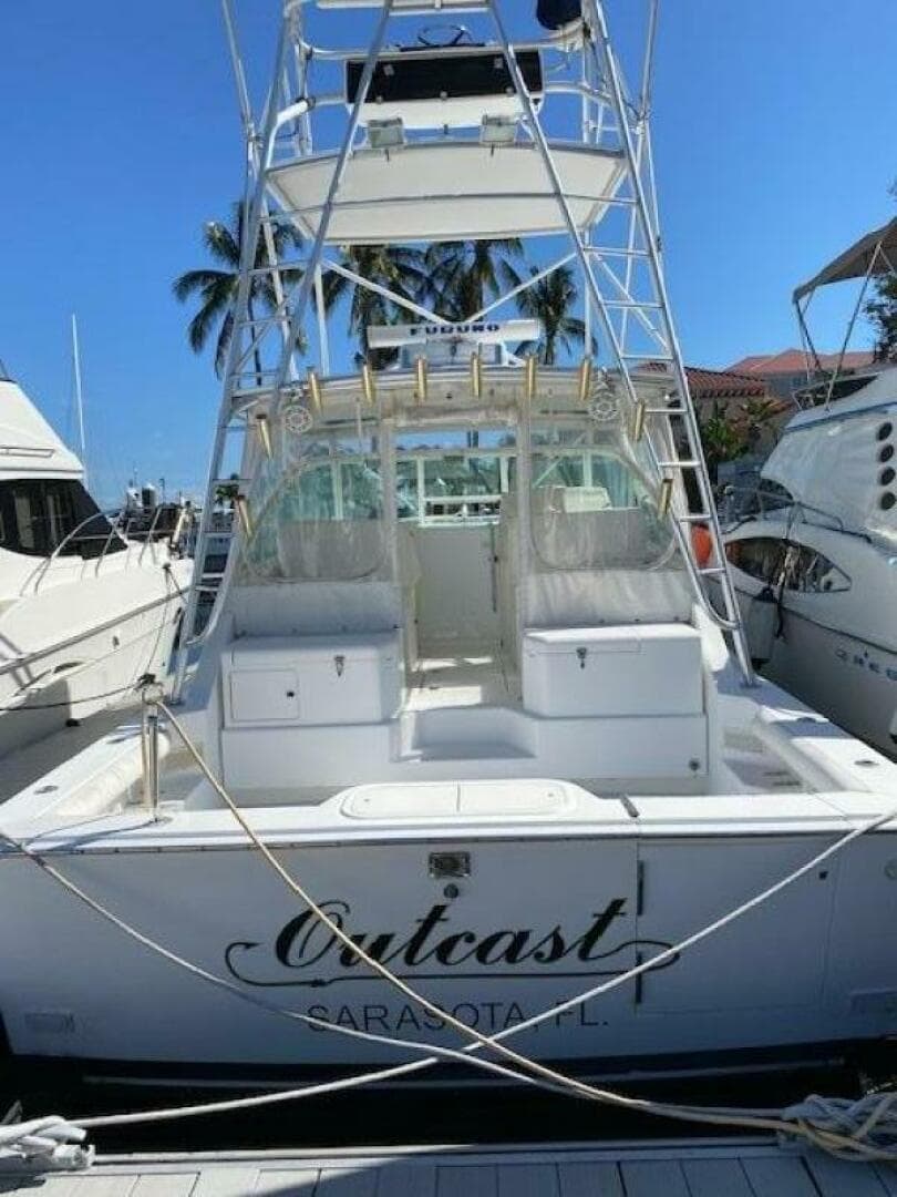 2000 Cabo 35 Express — photo 5