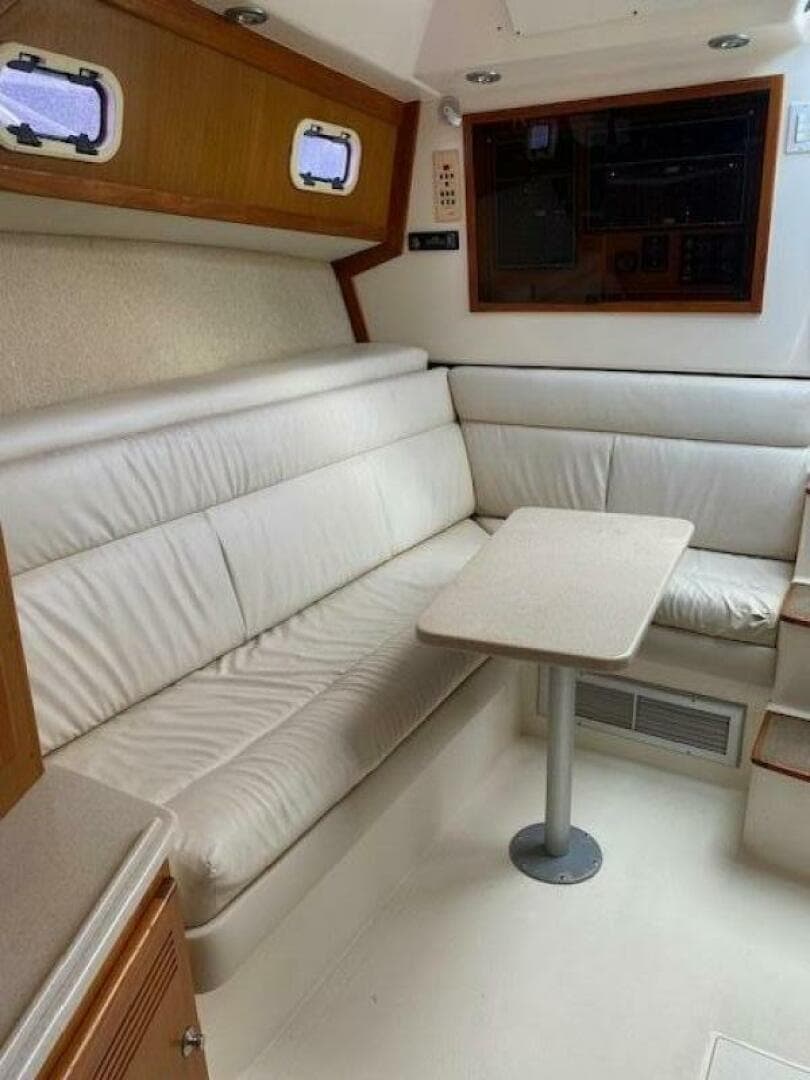 2000 Cabo 35 Express — photo 28