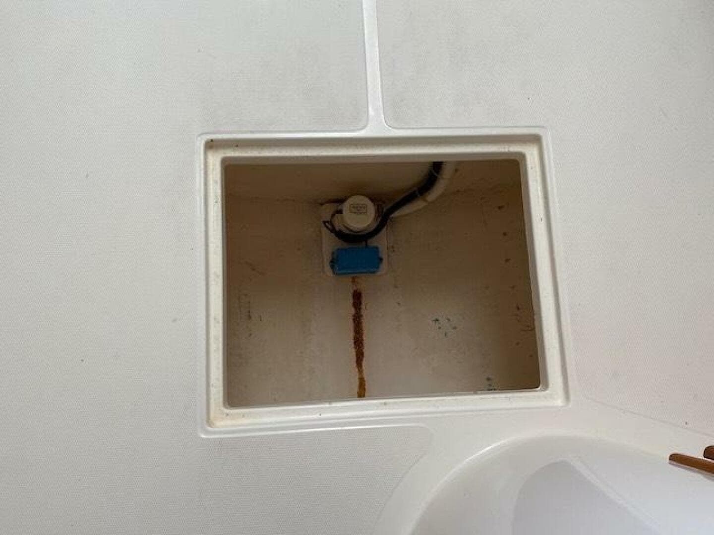 2000 Cabo 35 Express — photo 32