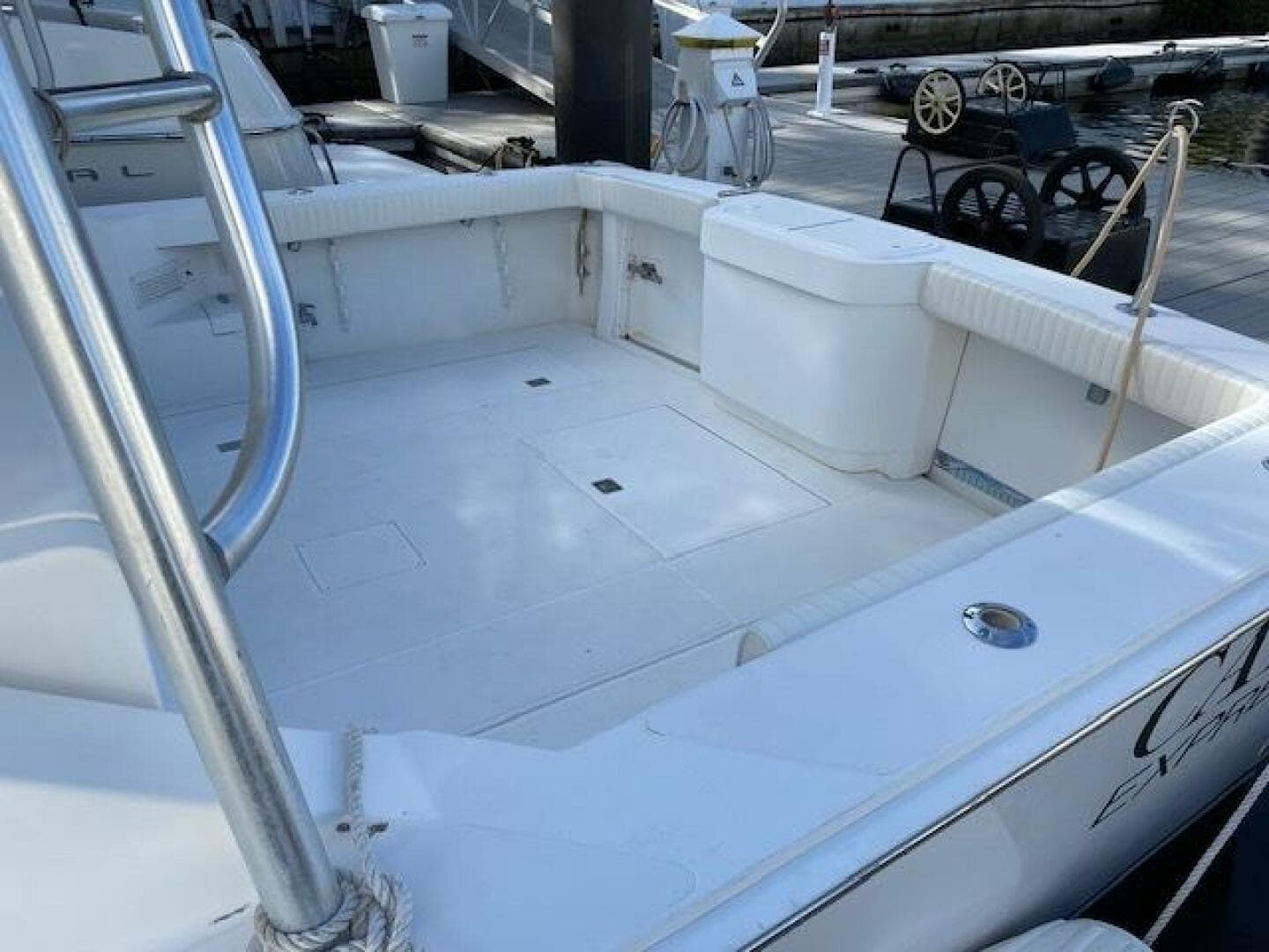 2000 Cabo 35 Express — photo 7