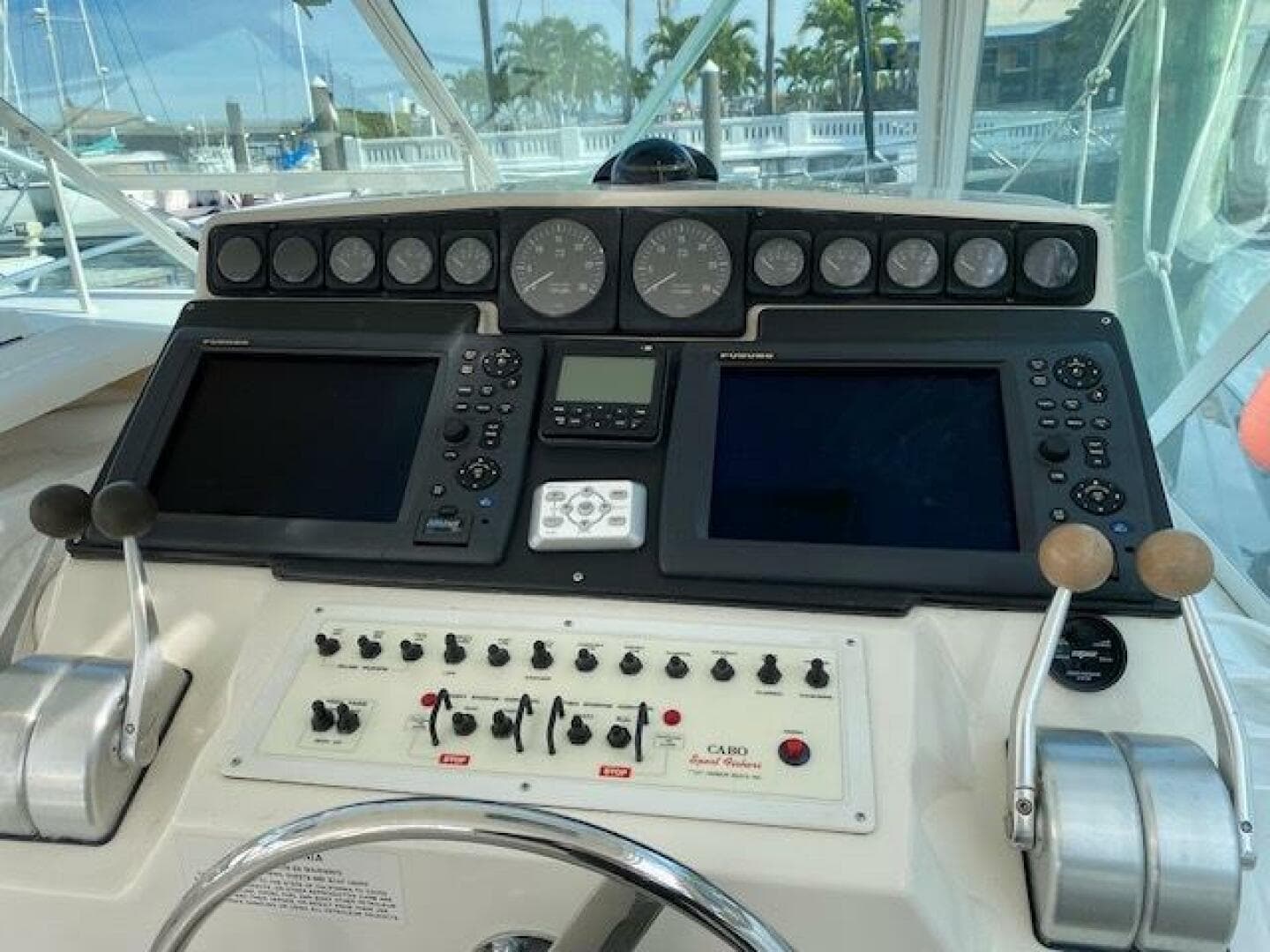 2000 Cabo 35 Express — photo 39