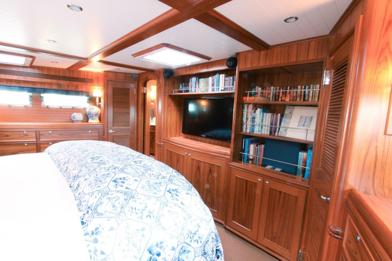 2011 Nordhavn — photo 28