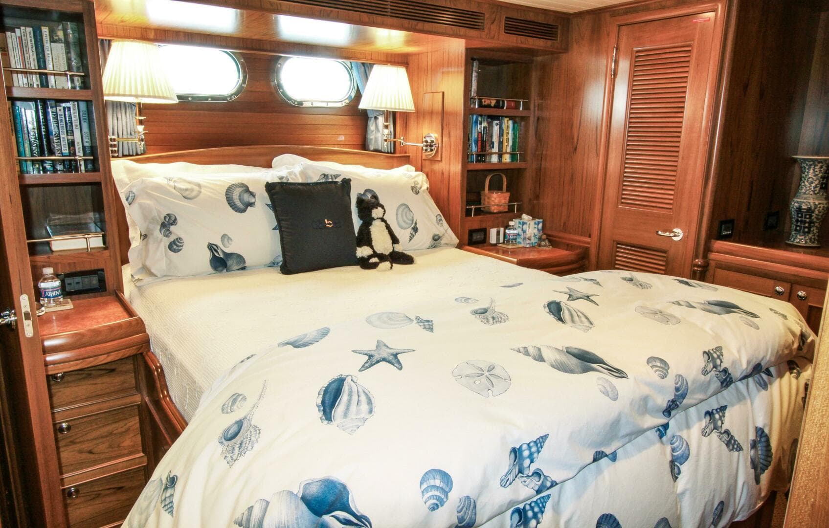 2011 Nordhavn — photo 21