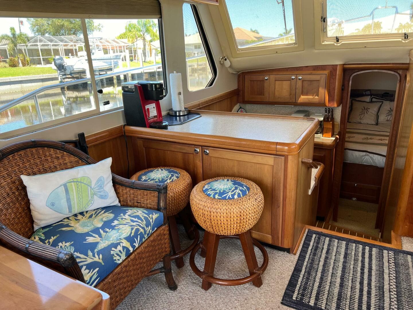 2005 Mainship 34 — photo 9