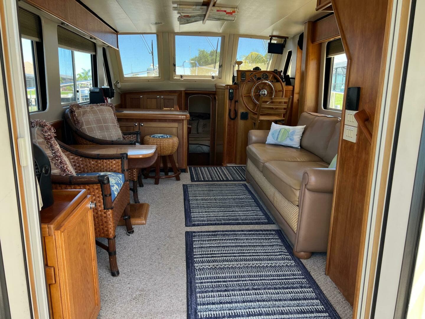 2005 Mainship 34 — photo 5