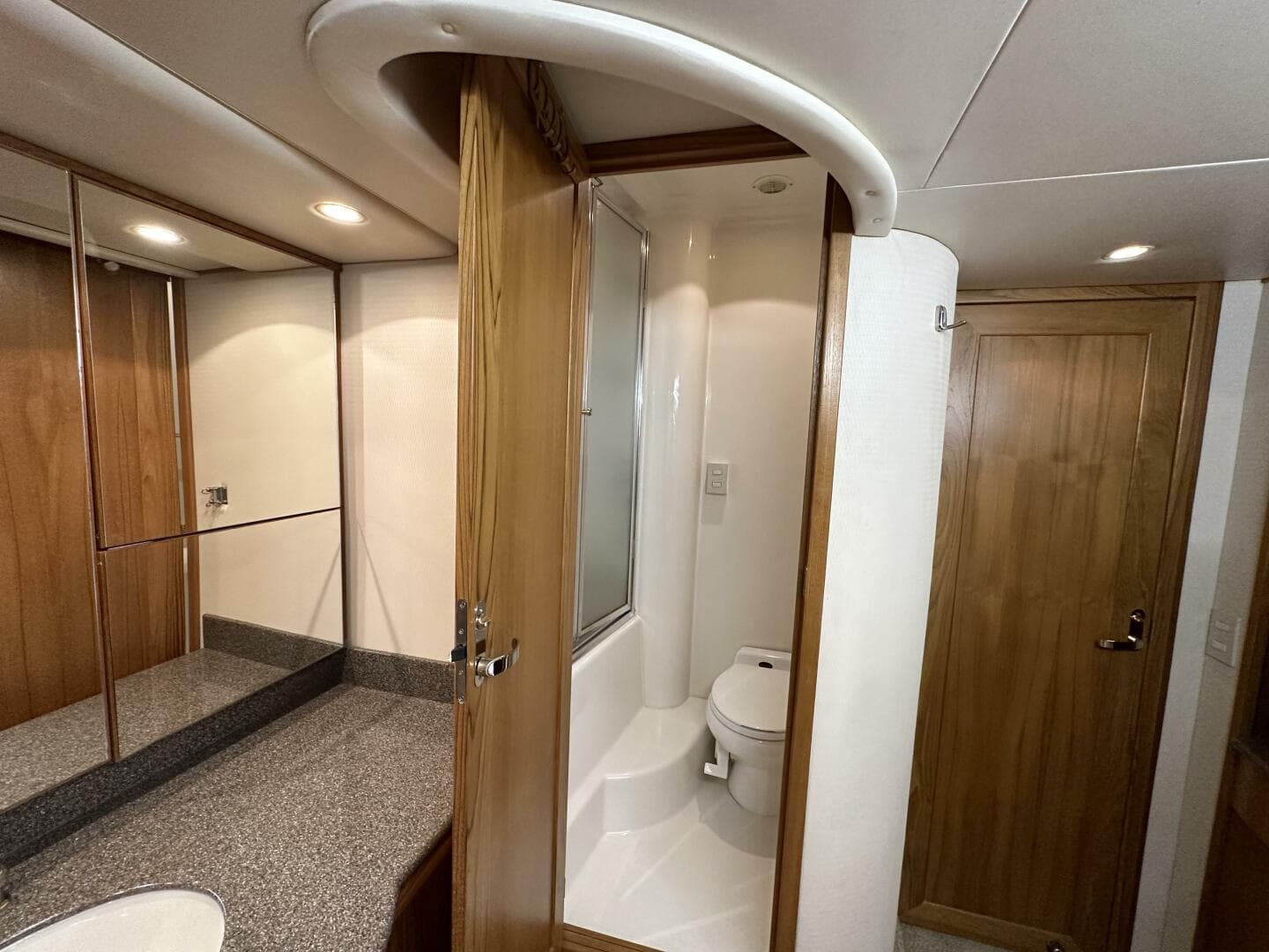 2000 Bayliner 5288 — photo 33