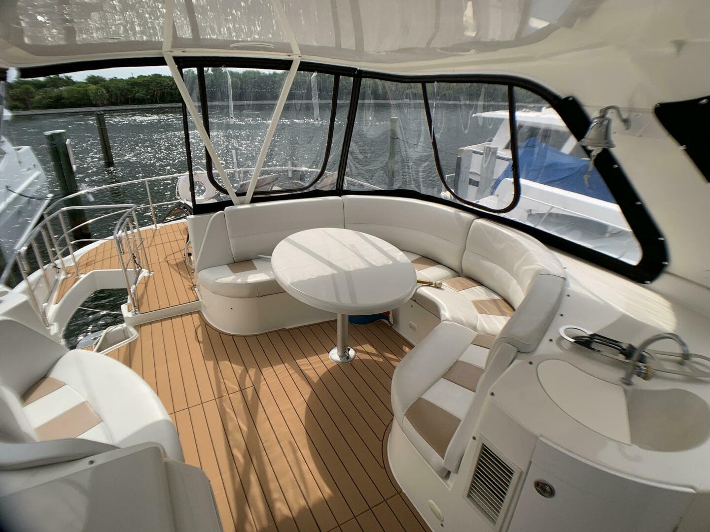 2006 Carver 56 Voyager — photo 11