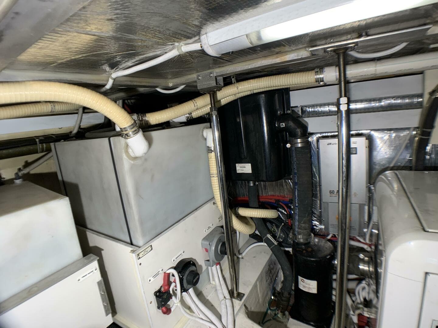 2006 Carver 56 Voyager — photo 37