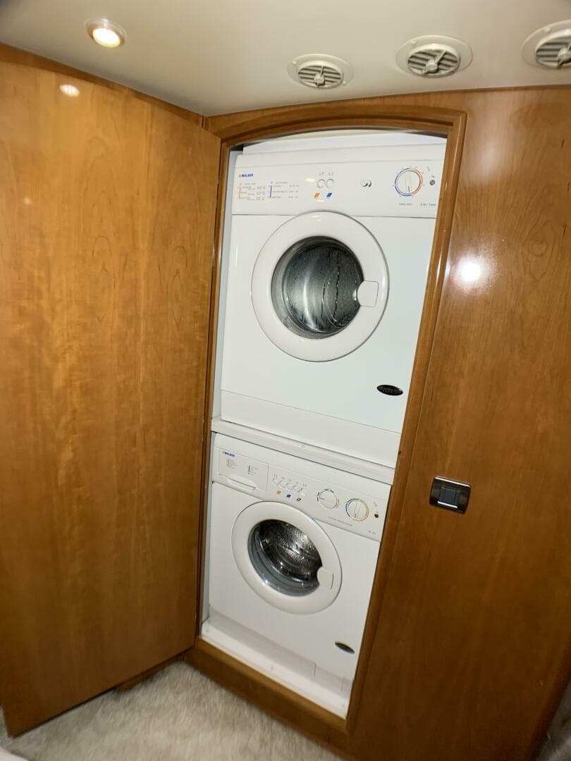 2006 Carver 56 Voyager — photo 74