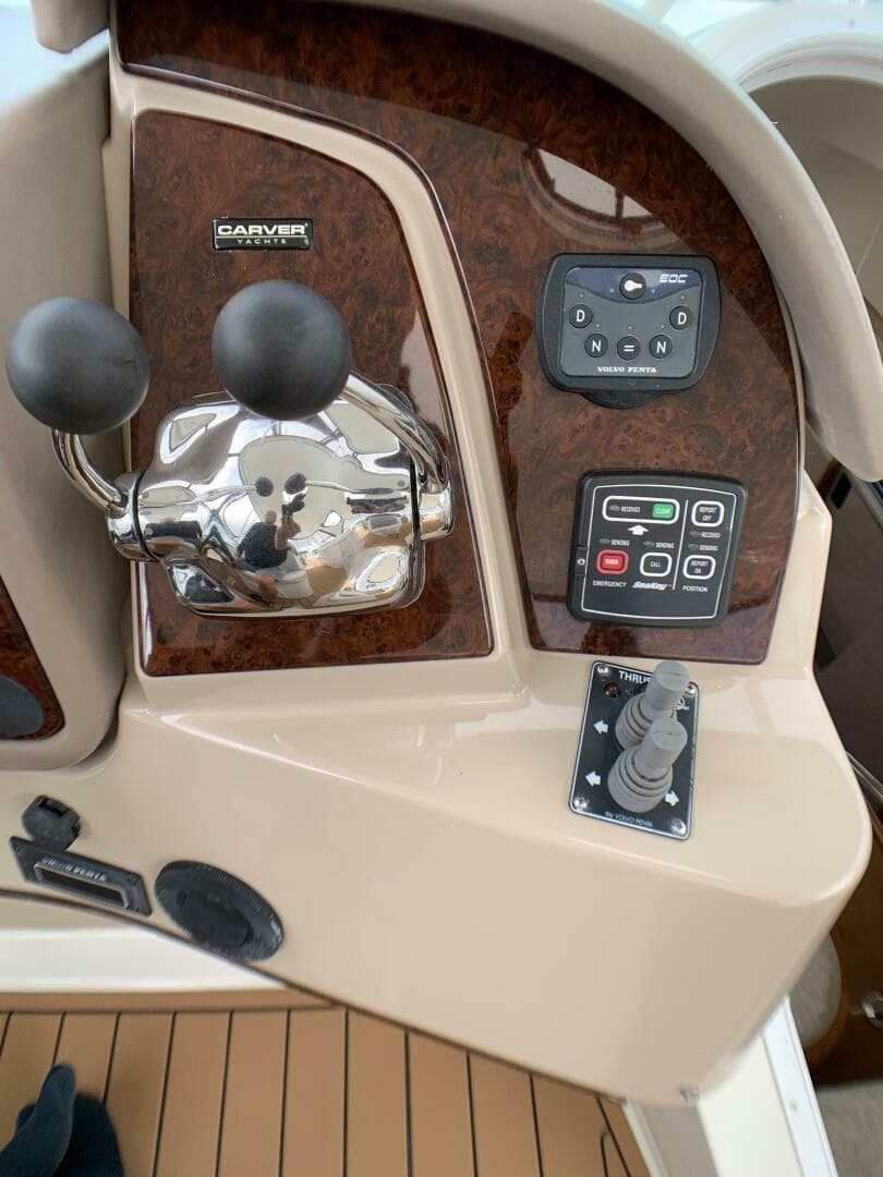 2006 Carver 56 Voyager — photo 9