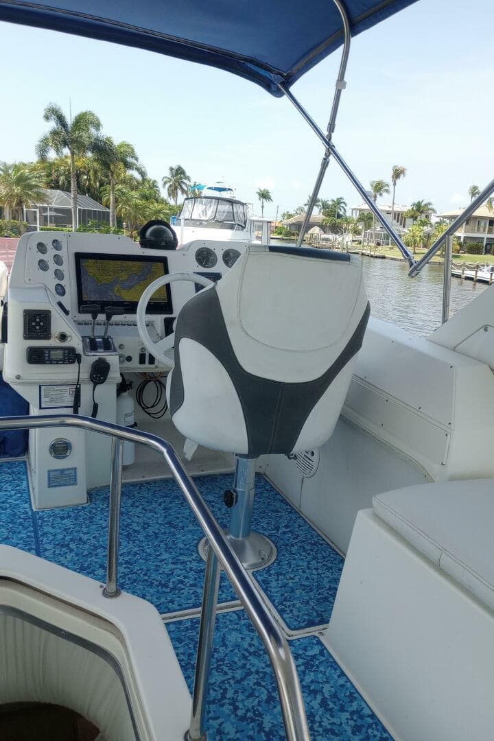 1991 Cruisers 385 — photo 10