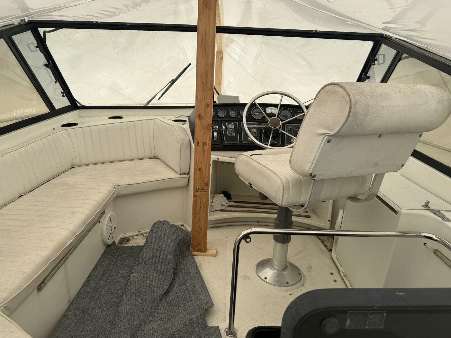 1990 Carver Mariner 3297 — photo 3